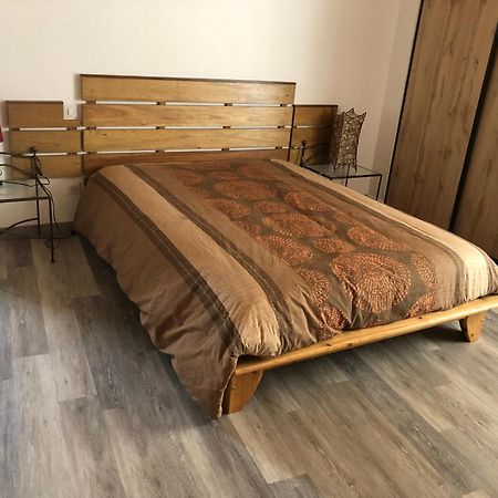 Chambre Familiale Chez L Habitant Loriol sur Drome Bagian luar foto